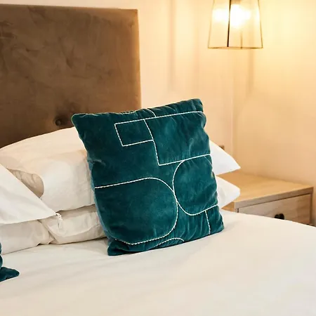 Teejay's With Hot Tub * York