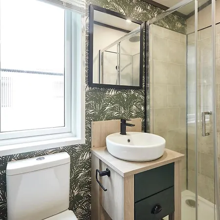 Teejay's With Hot Tub * יורק