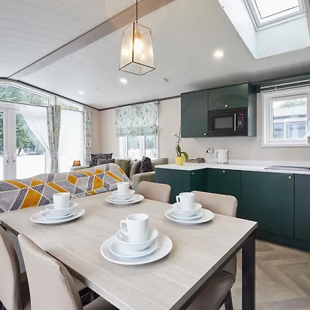 Teejay's With Hot Tub * יורק