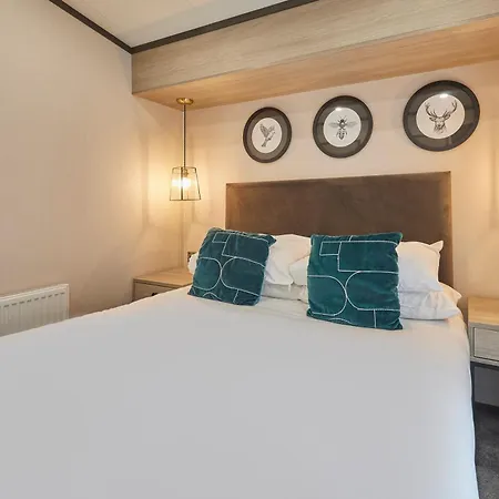 Teejay's With Hot Tub Dom wakacyjny *