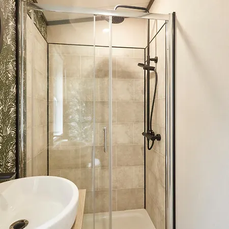 Teejay's With Hot Tub Dom wakacyjny *